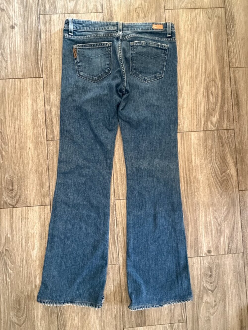PAIGE Hollywood Hills Bootcut Jeans Size 29 Medium Wash Raw Hem - Picture 13 of 14